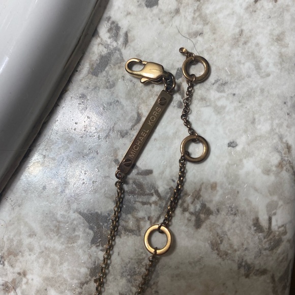 Michael Kors gold necklace - Picture 4 of 4